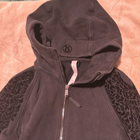 Lululemon Scuba - Picture 2 of 6